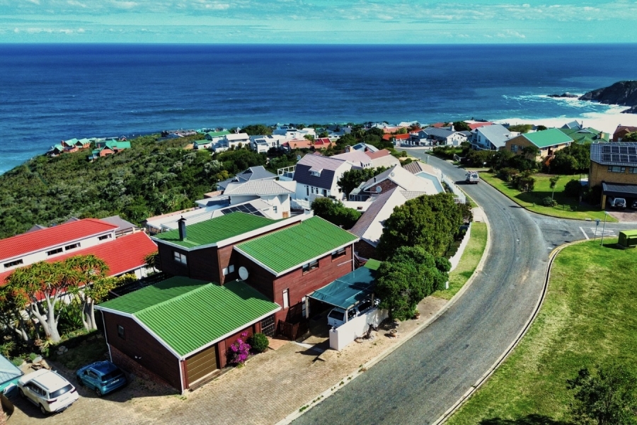 4 Bedroom Property for Sale in Herolds Bay Western Cape